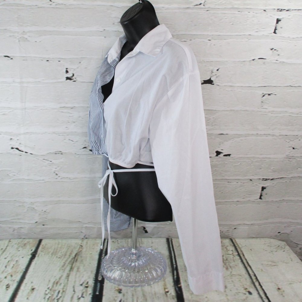 No Frills Junior's Cropped Button Front Top - Picture 3 of 6